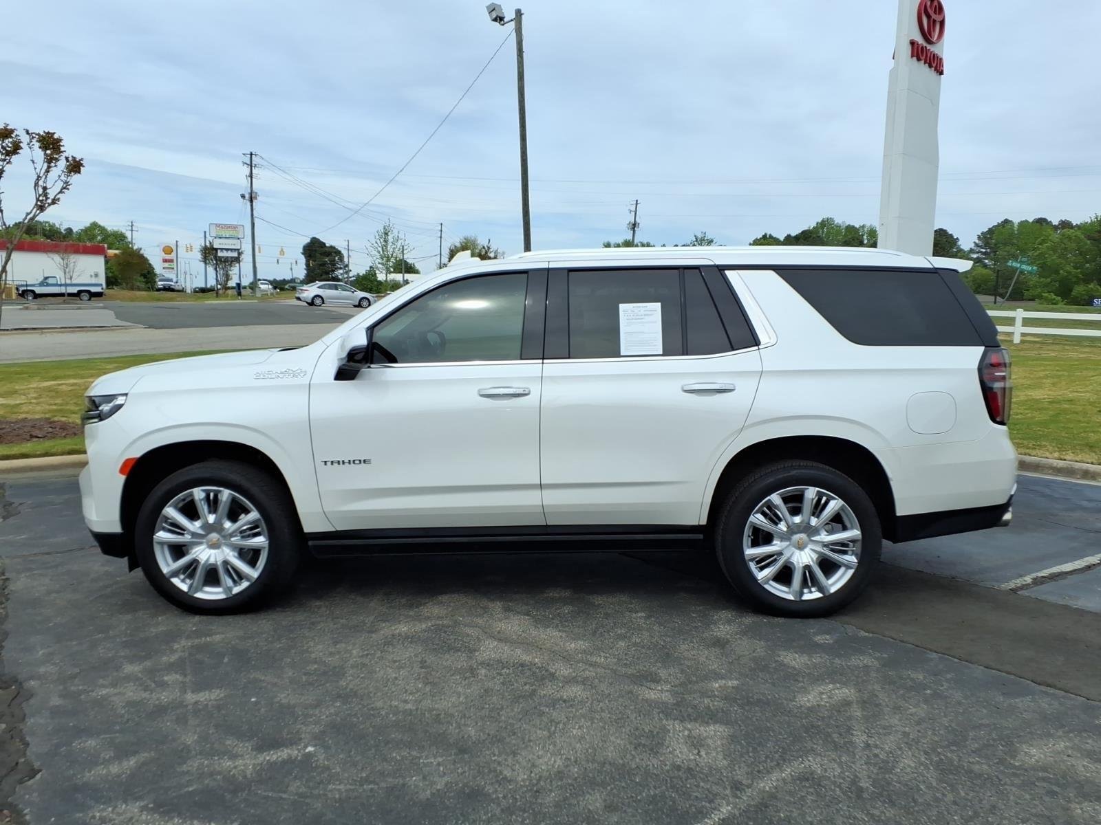 Used 2024 Iridescent Pearl Tricoat Chevrolet High Country image 3