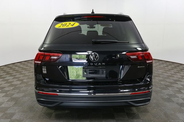 Used 2024  Volkswagen 2.0T SE image 8