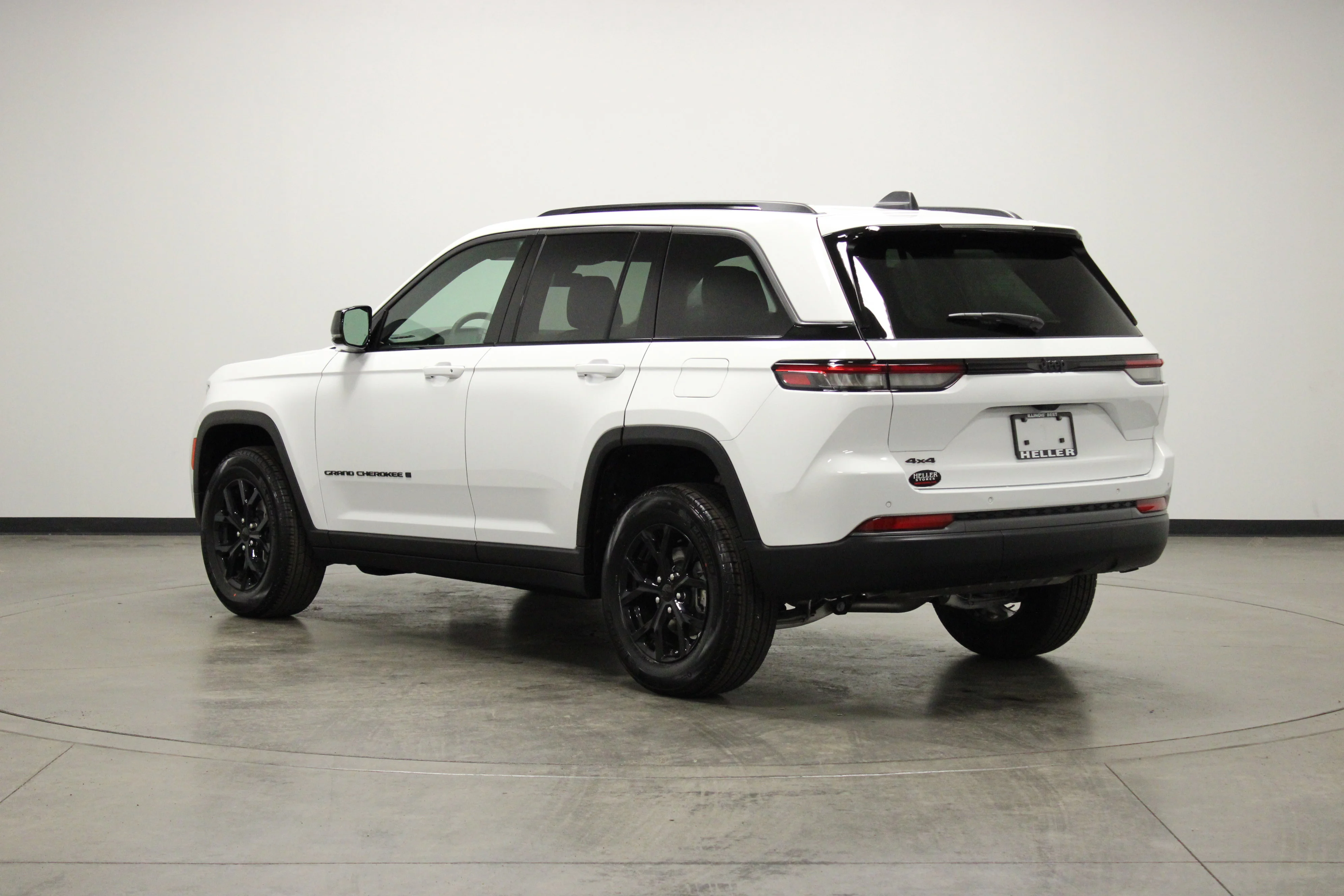 New 2026 Bright White Clearcoat Jeep Laredo Altitude image 6