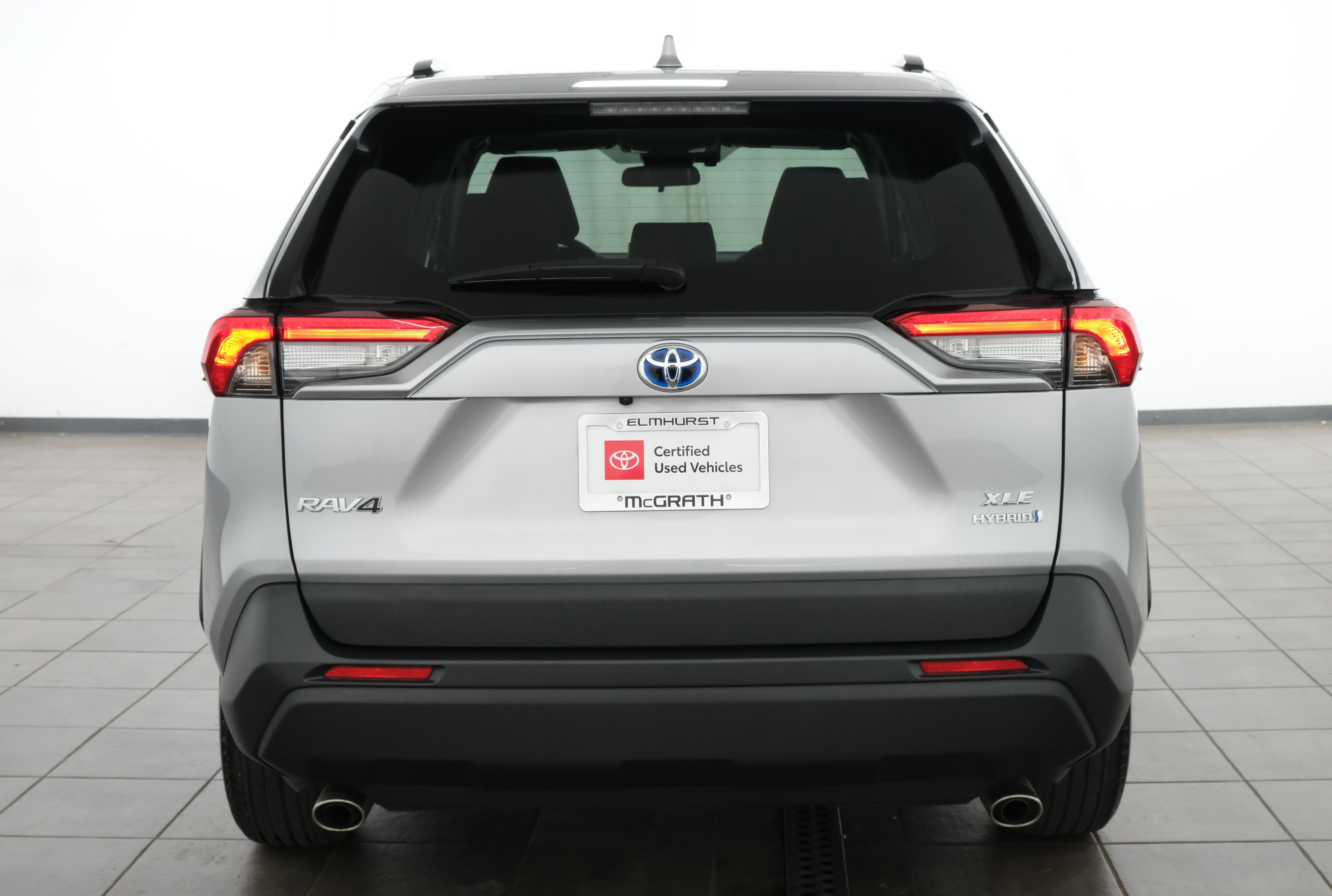 Certified Used 2024 Silver Sky Metallic Toyota XLE image 5