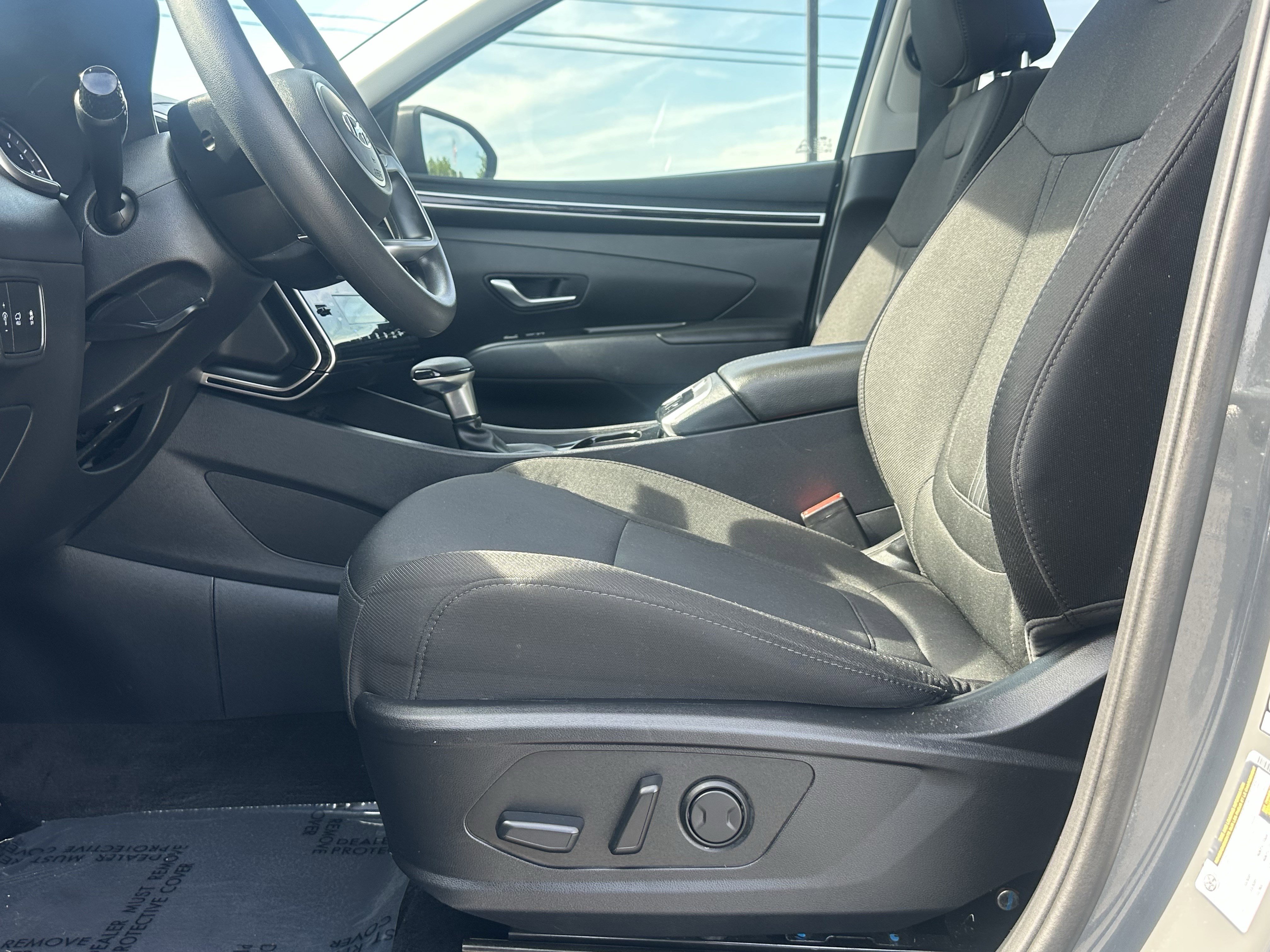 Used 2024 Hampton Gray Hyundai SEL image 9