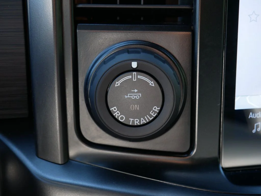 Used 2024 Gray Ford XLT image 31