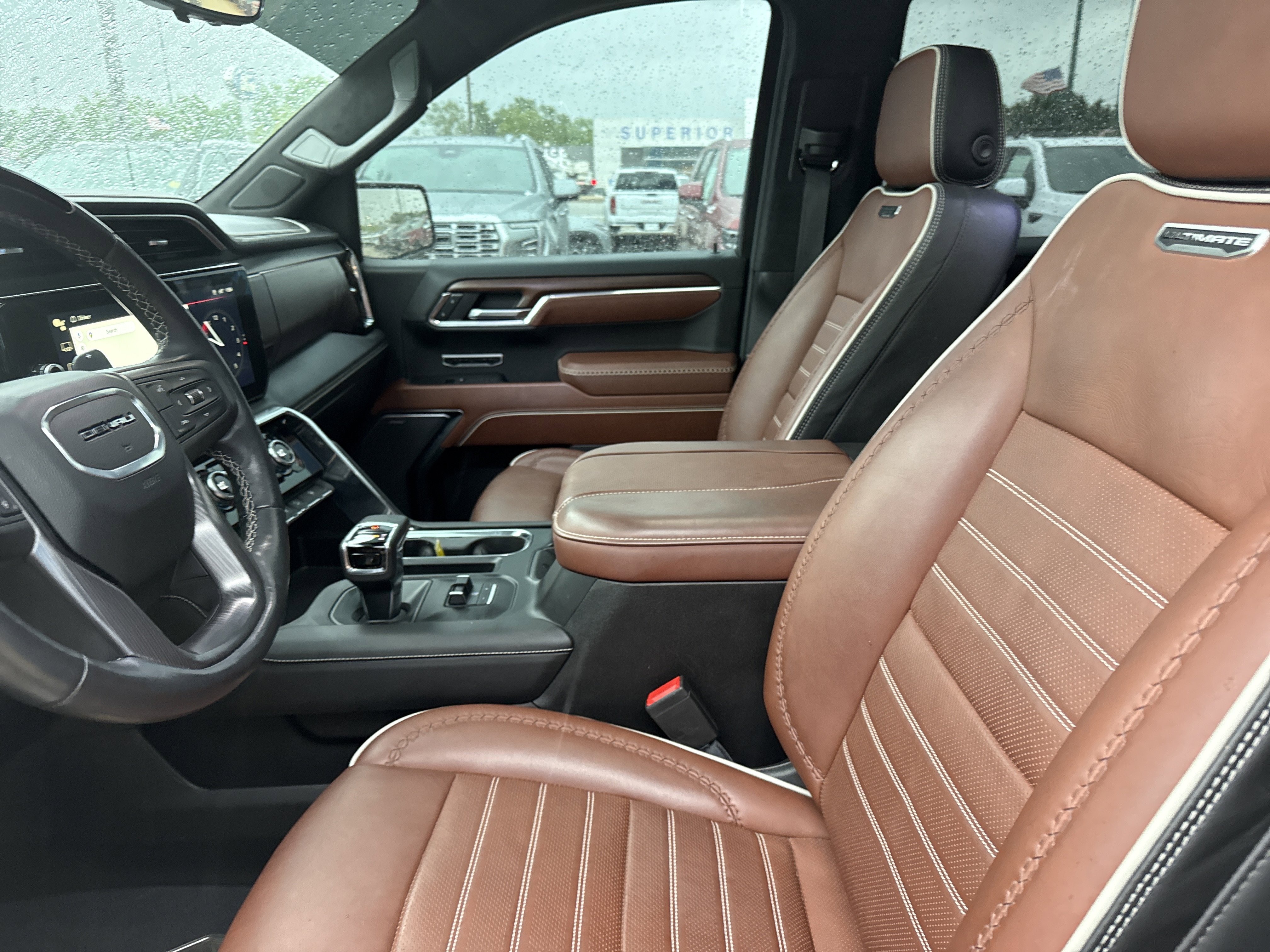 Used 2023 White Frost Tricoat GMC Denali Ultimate image 5