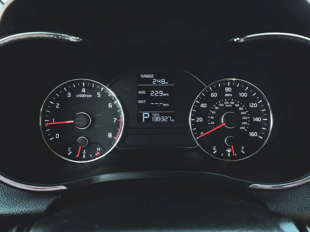 Used 2014 Brown Kia LX image 19
