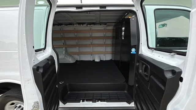 Used 2024 Summit White GMC Work Van image 31