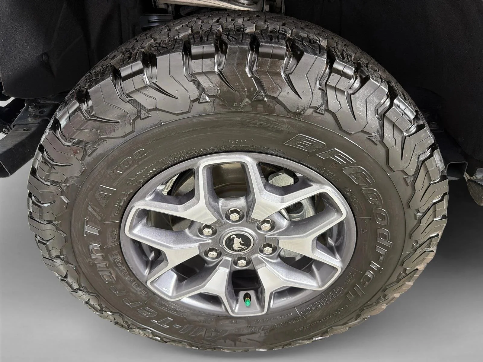 Used 2024 Gray Ford Badlands image 12
