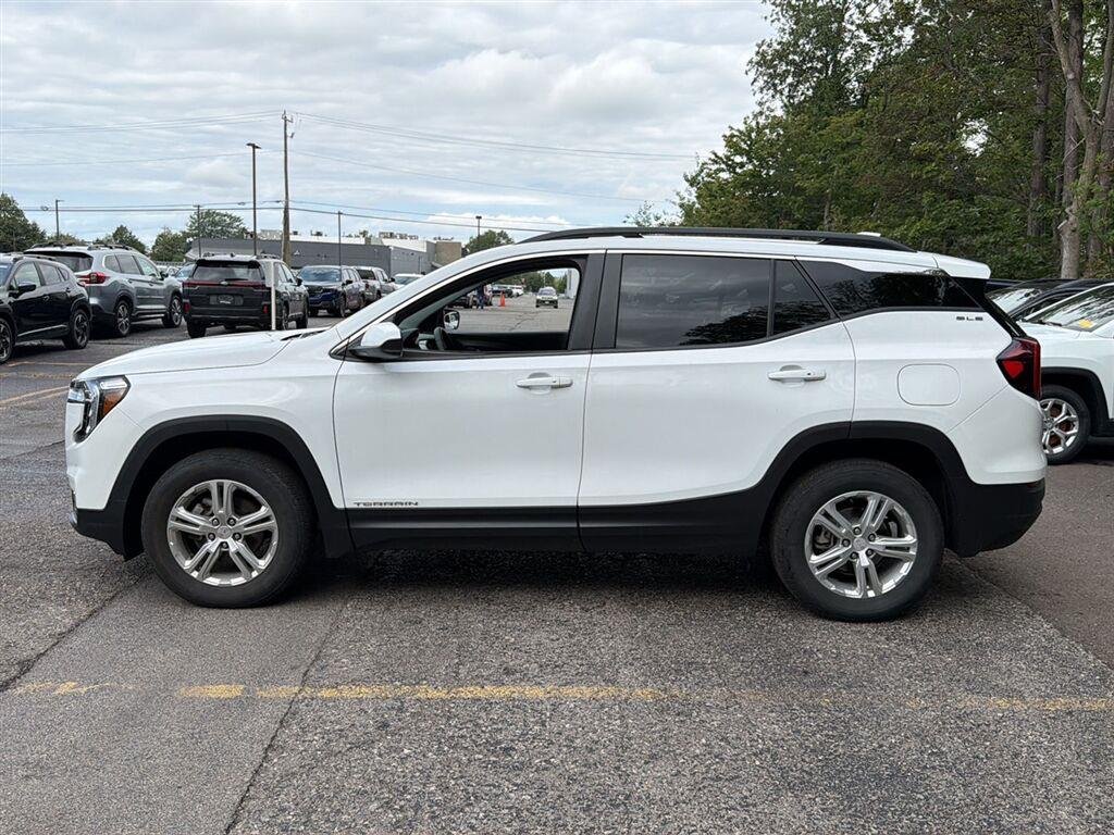 Used 2024 Summit White GMC SLE image 11