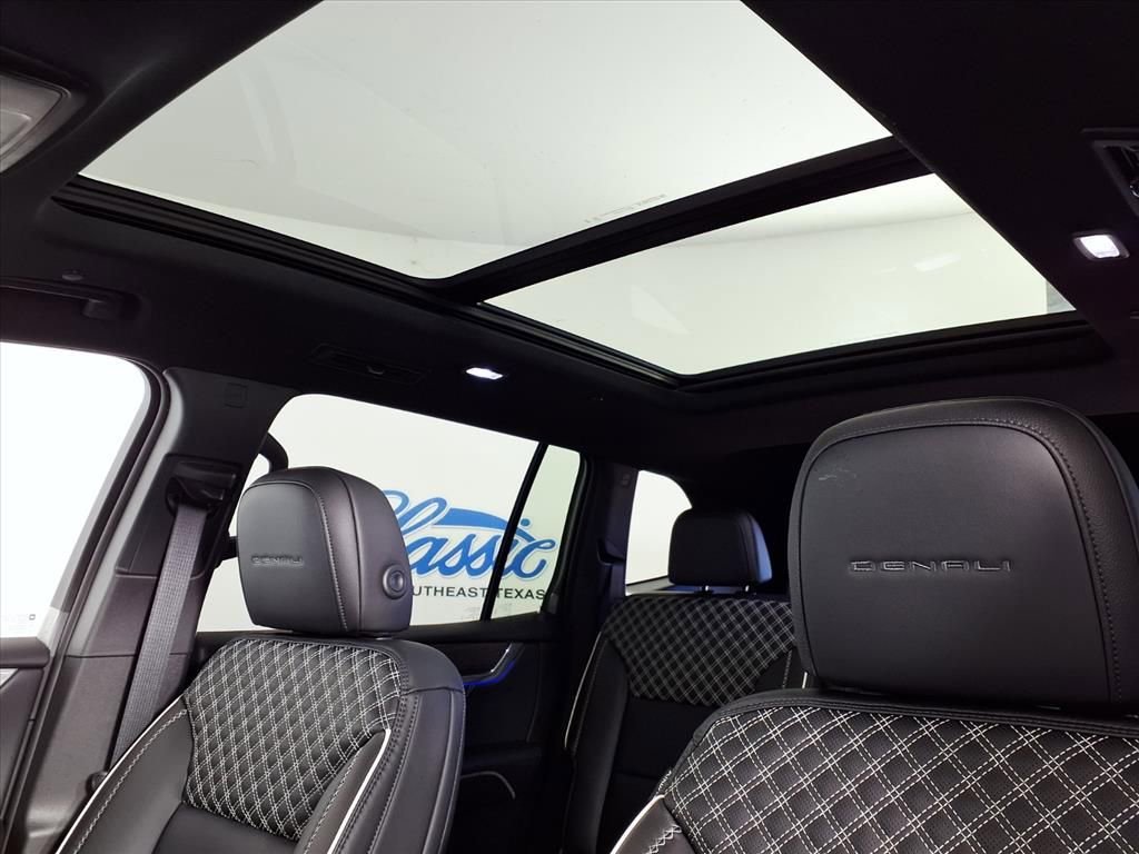 2026 GMC Acadia Denali - Photo 28