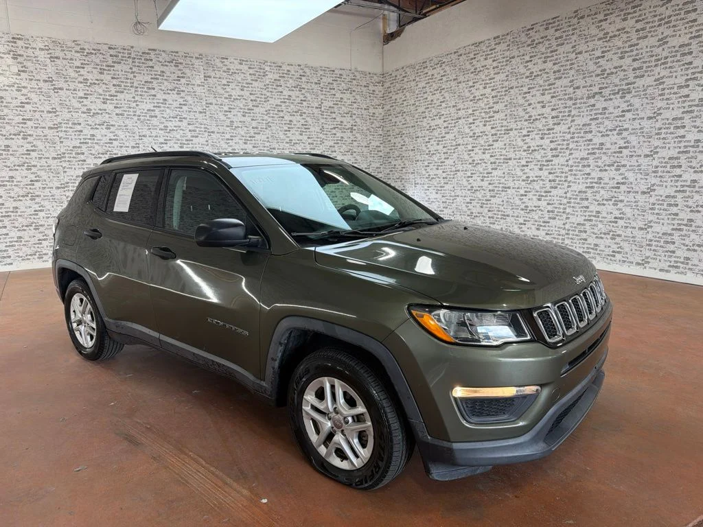 Used 2018 Olive Green Pearlcoat Jeep Sport image 1