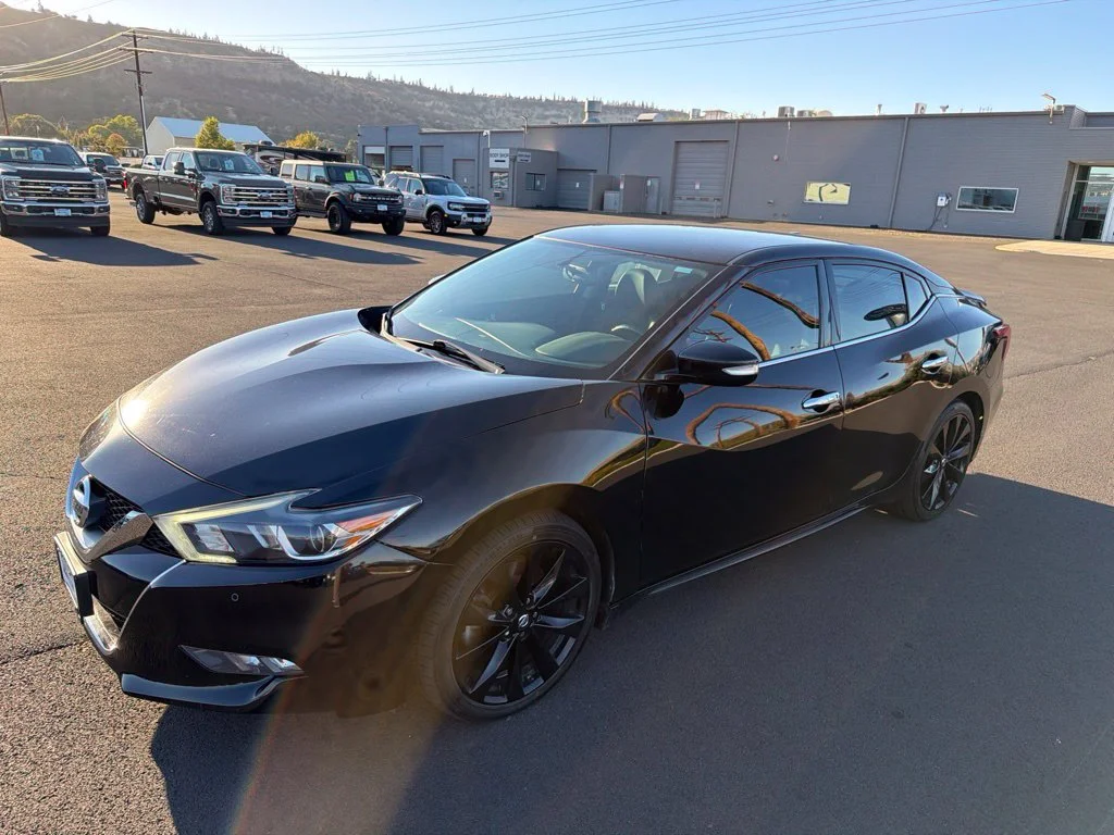 2017 Nissan Maxima SR