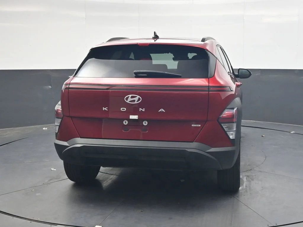 Used 2025 Red Hyundai SEL image 5