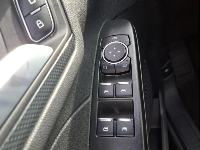 2025 Ford Escape ST-Line - Photo 16