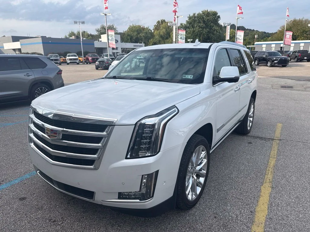 Used 2020 White Cadillac Premium Luxury image 37