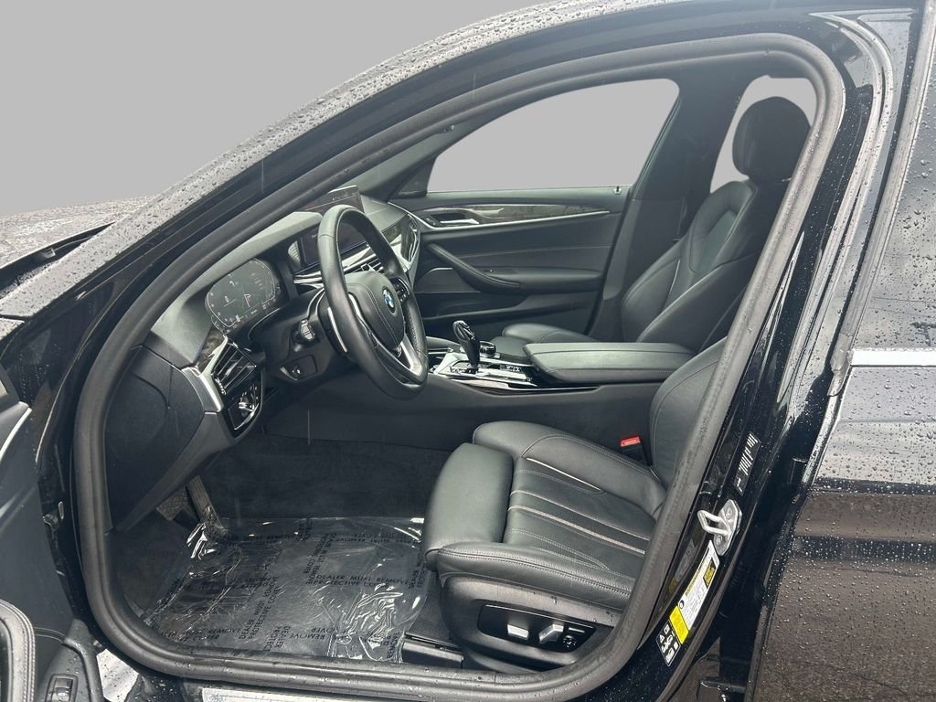 Used 2022 Black BMW 540i xDrive image 10