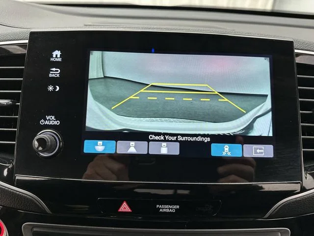 Used 2021 White Honda Touring image 17