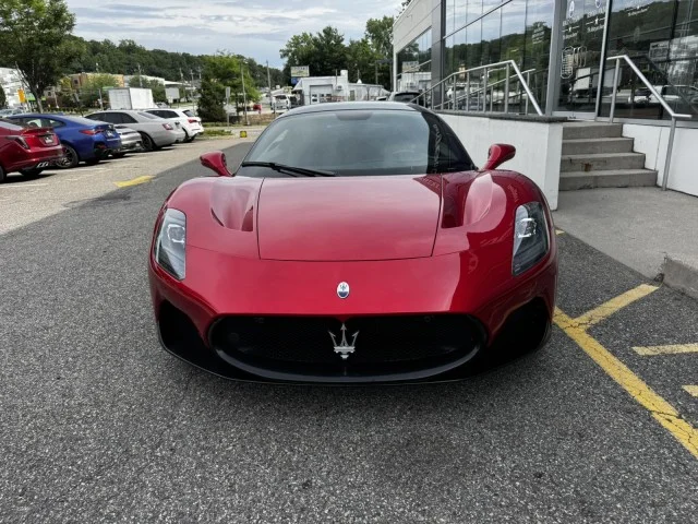 Used 2022 RED Maserati  image 4