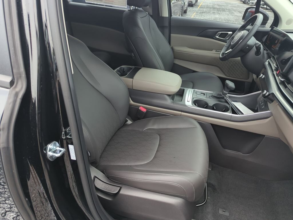 New 2026 Aurora Black Pearl Kia LXS image 33
