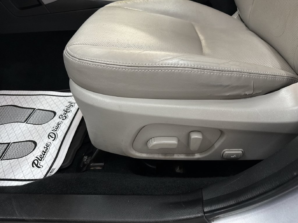 Used 2015 Ice Silver Metallic Subaru 2.5i Touring image 13