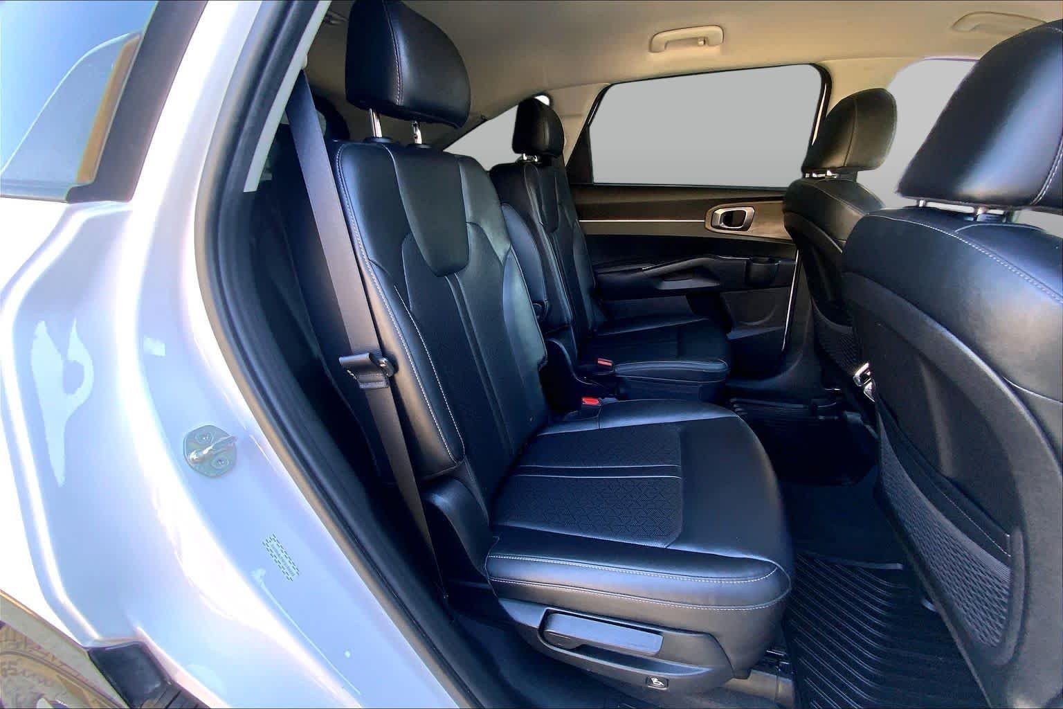 Used 2023 Glacial White Pearl Kia EX image 20