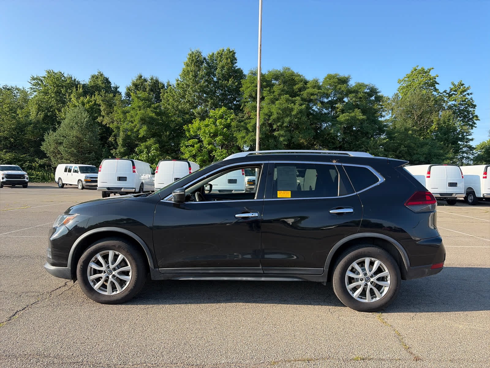 Used 2020 Black Nissan SV Intelligent AWD image 4