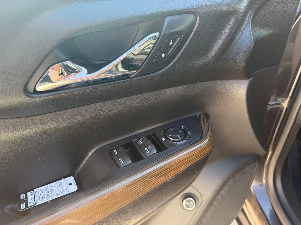 Used 2018 Silver GMC SLE-2 image 10