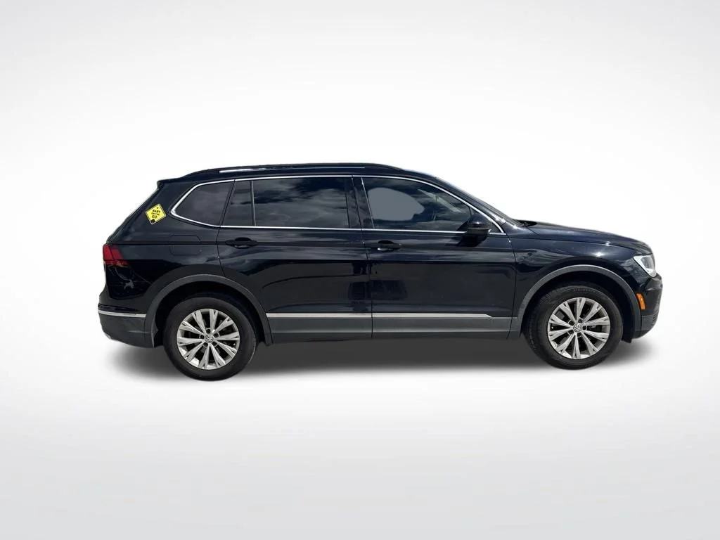 Used 2018 Black Volkswagen 2.0T SE image 4
