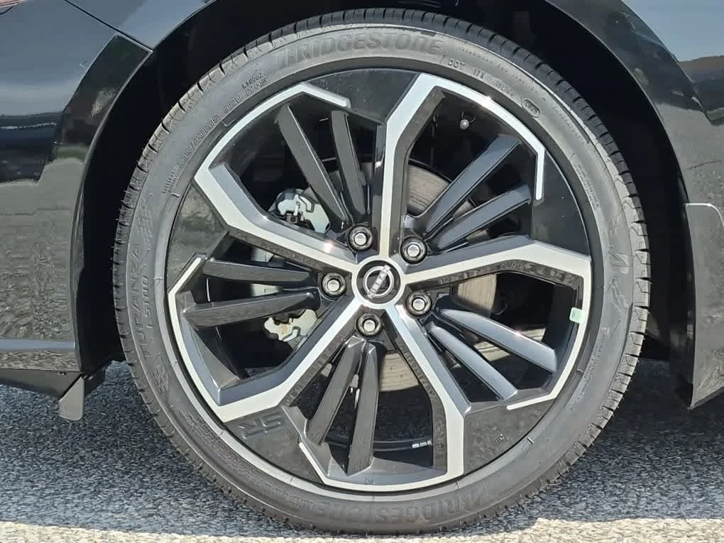 New 2026 Super Black Nissan SR image 6
