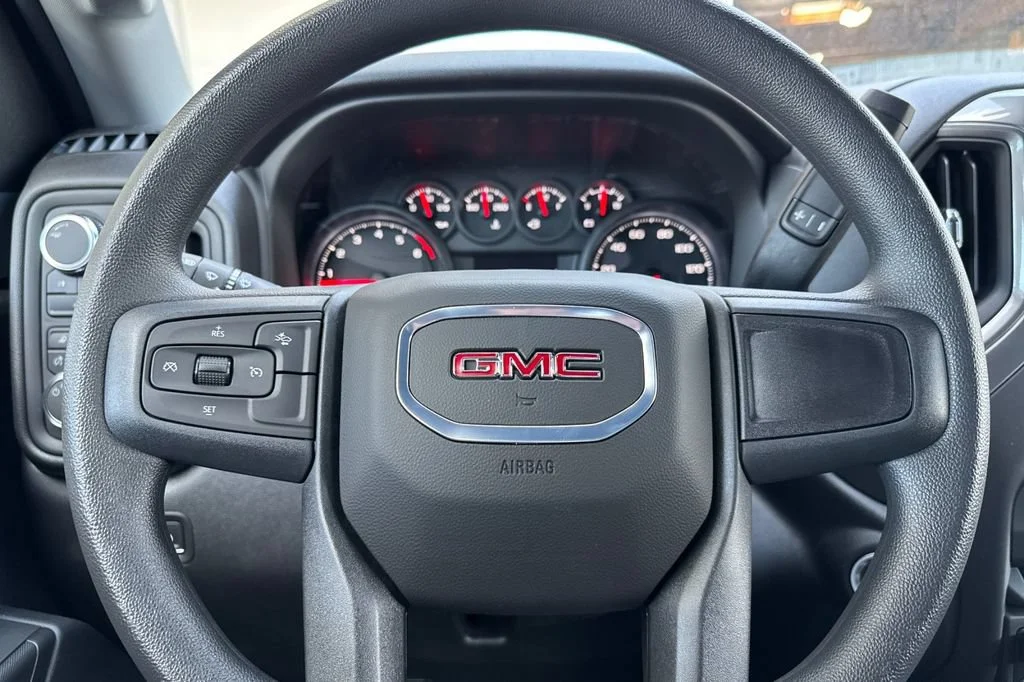 2026 GMC Sierra 3500 Chassis Cab Pro - Photo 18