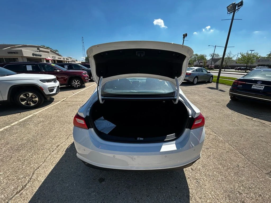 Used 2024 White Chevrolet LT image 26