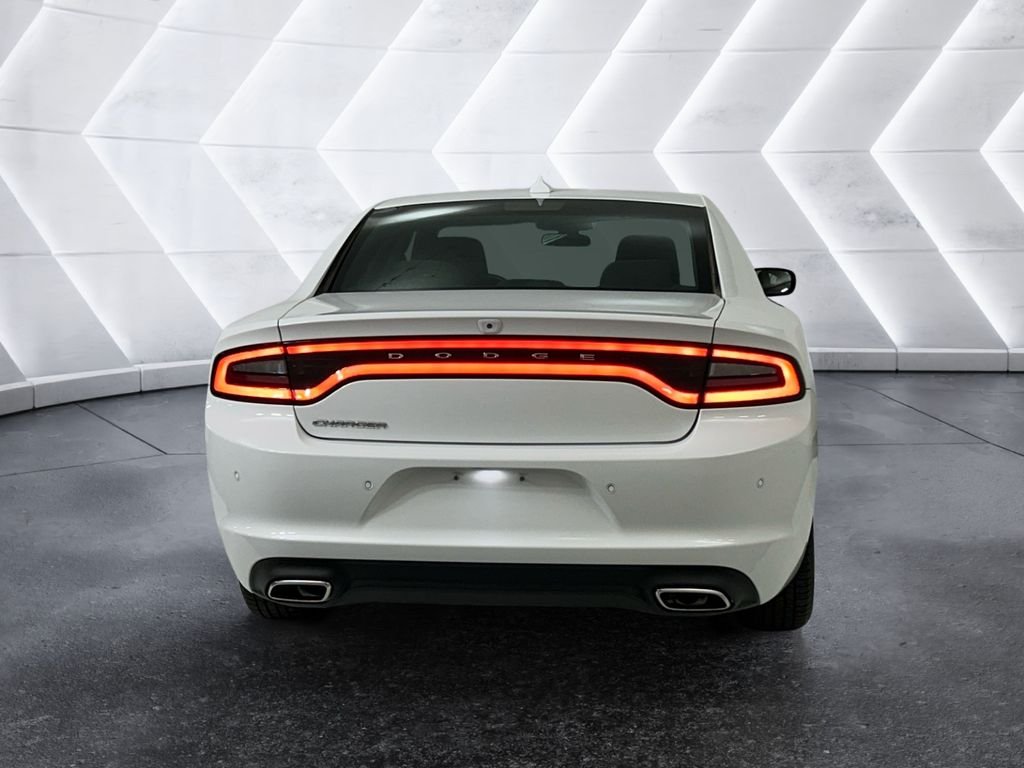 Used 2023 White Dodge SXT image 5