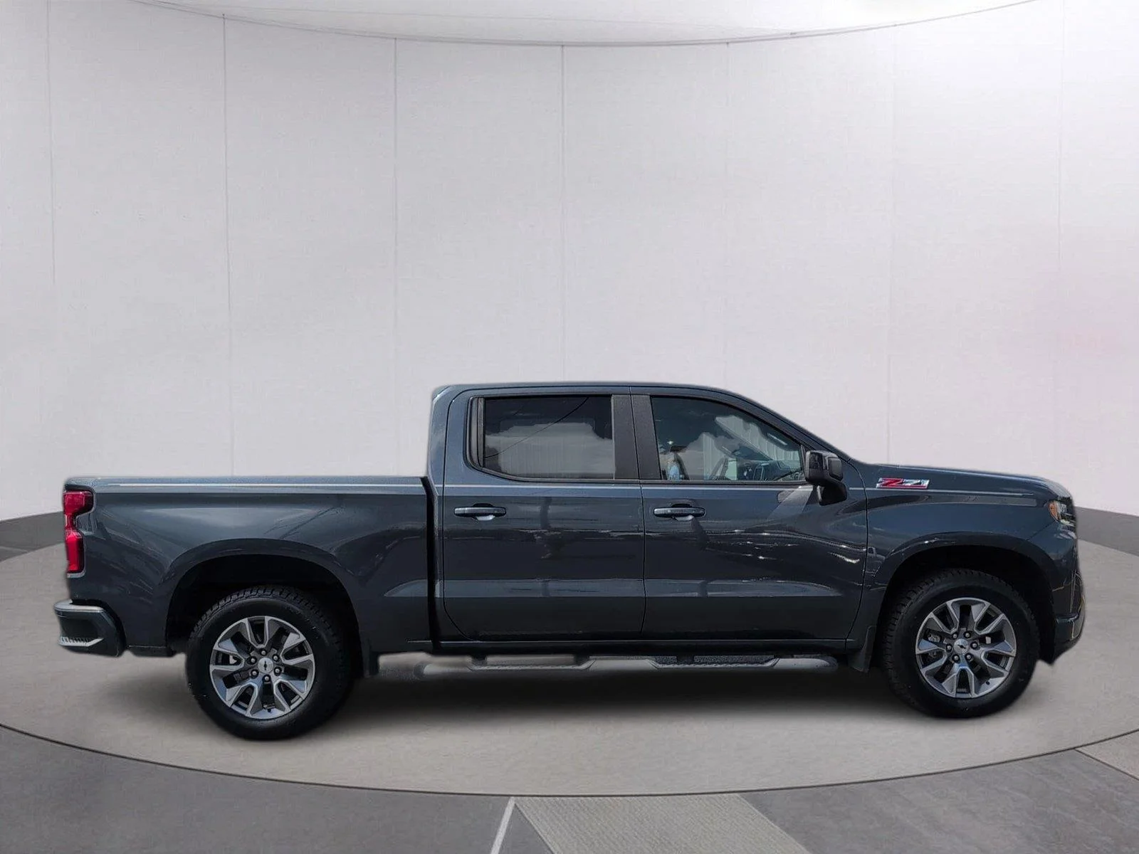 Used 2021 SHADOW GRAY METALLIC Chevrolet RST image 6