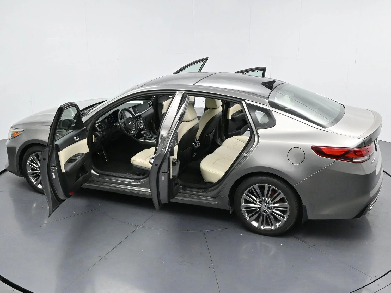 Used 2016 Titanium Silver Kia SXL Turbo image 41