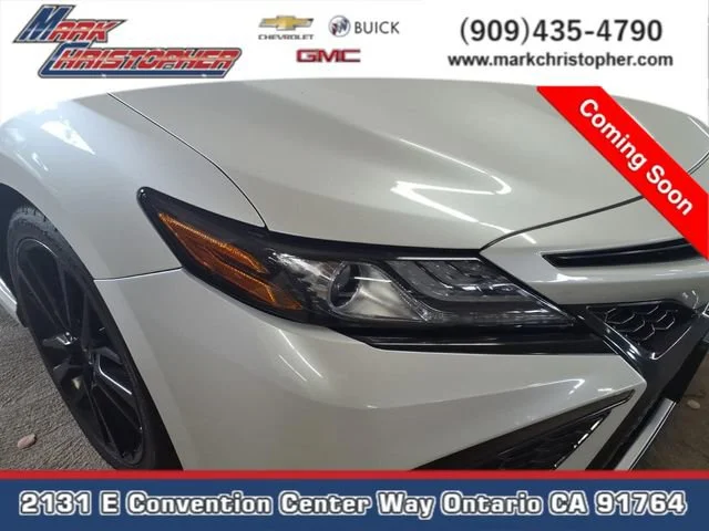 Used 2021 Off-white Toyota XSE V6 image 2