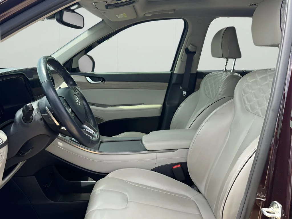 Used 2021 Sierra Burgundy Hyundai Limited image 9