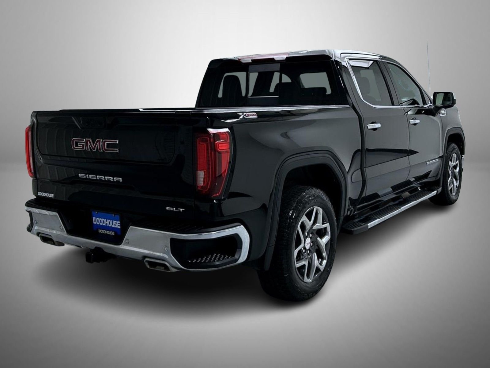 Used 2024 Black GMC SLT image 5