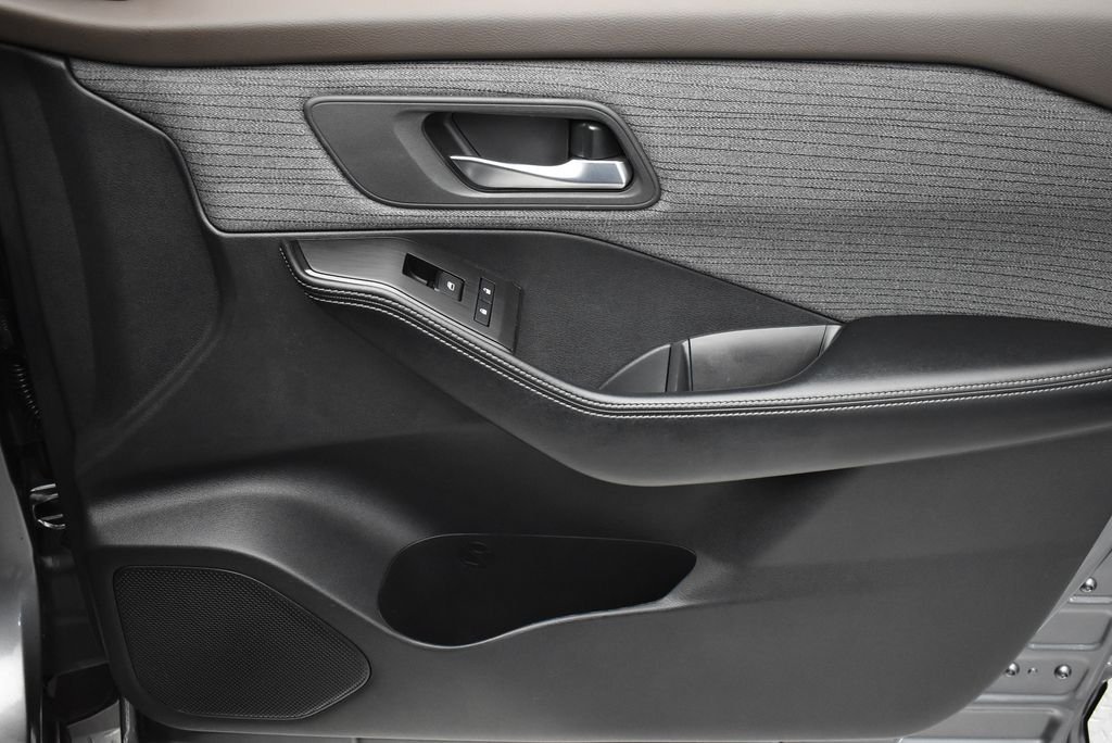 Used 2023 Gray Nissan SV image 21