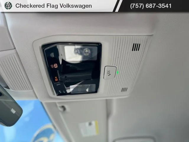 Used 2025 Pure White Volkswagen 2.0T SE image 18