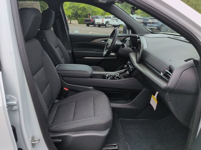 New 2026 Summit White Chevrolet LT image 30