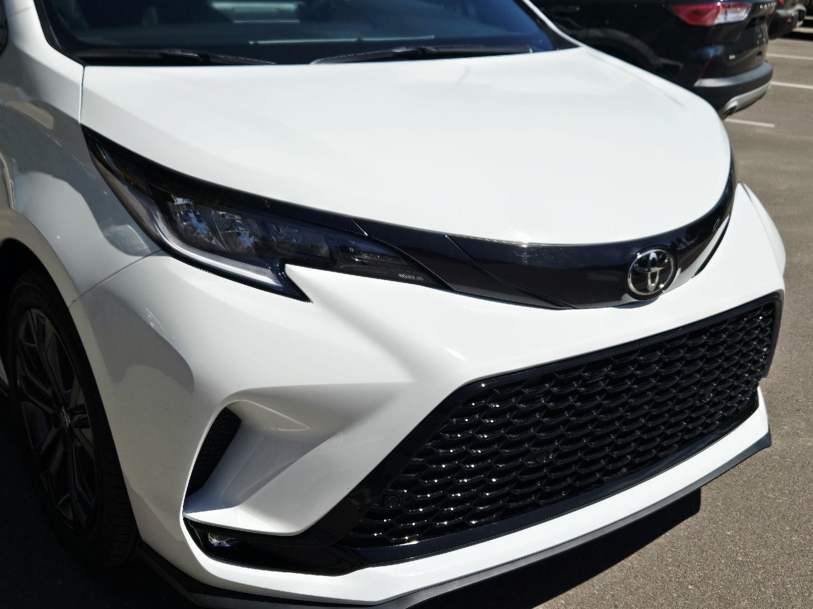 Used 2026 Ice Cap Toyota XSE image 9