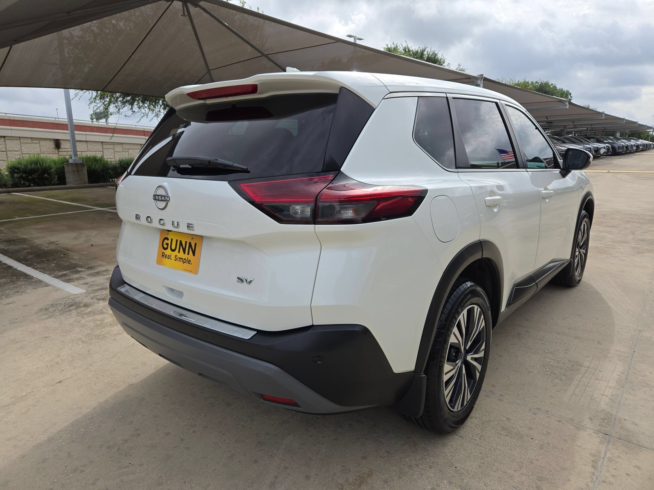Used 2022 Pearl White Tricoat Nissan SV image 3
