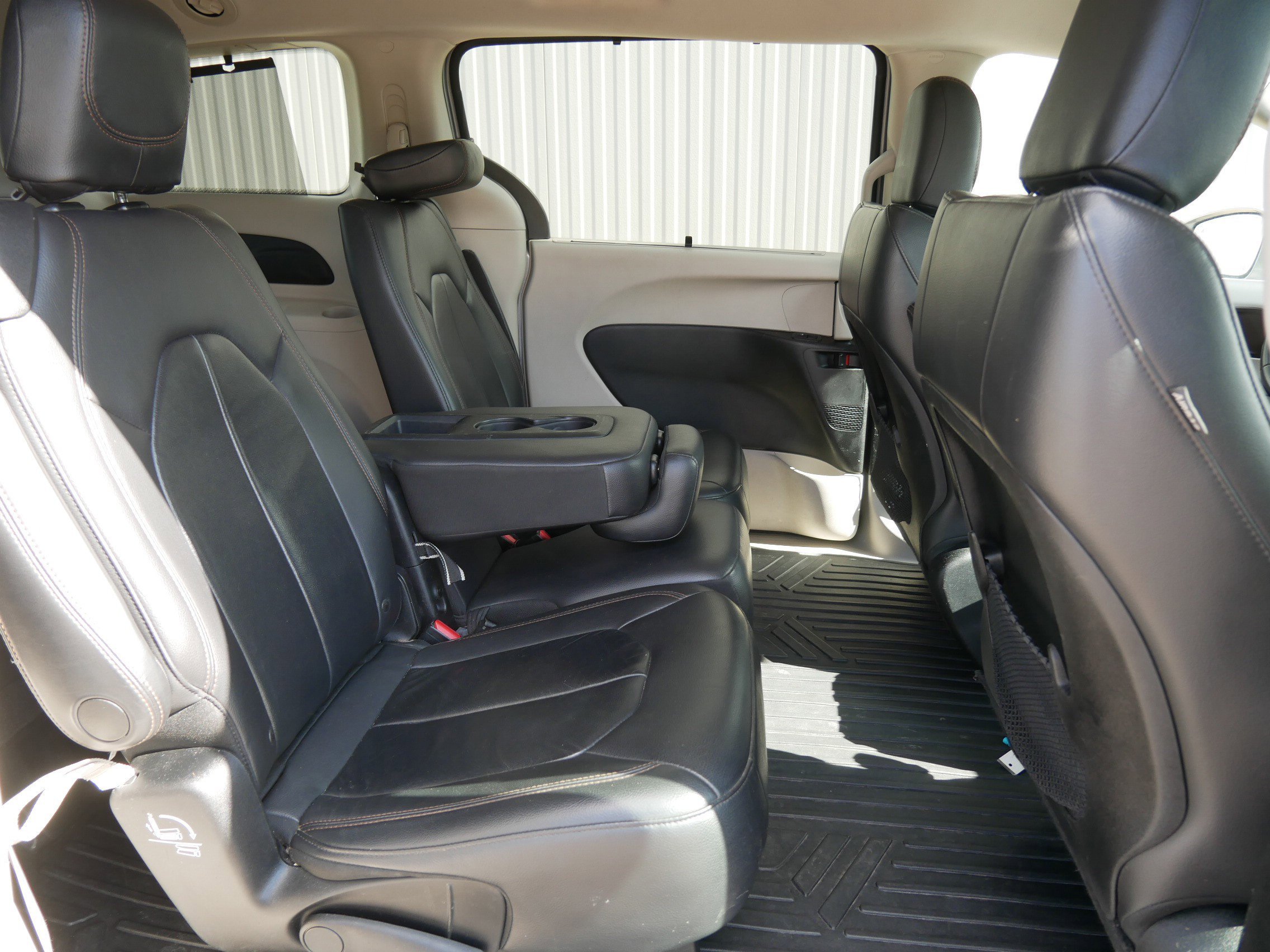 Used 2017 Billet Silver Metallic Clearcoat Chrysler Touring-L image 14