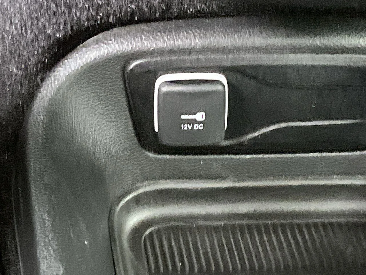 2025 Chrysler Pacifica Select - Photo 23