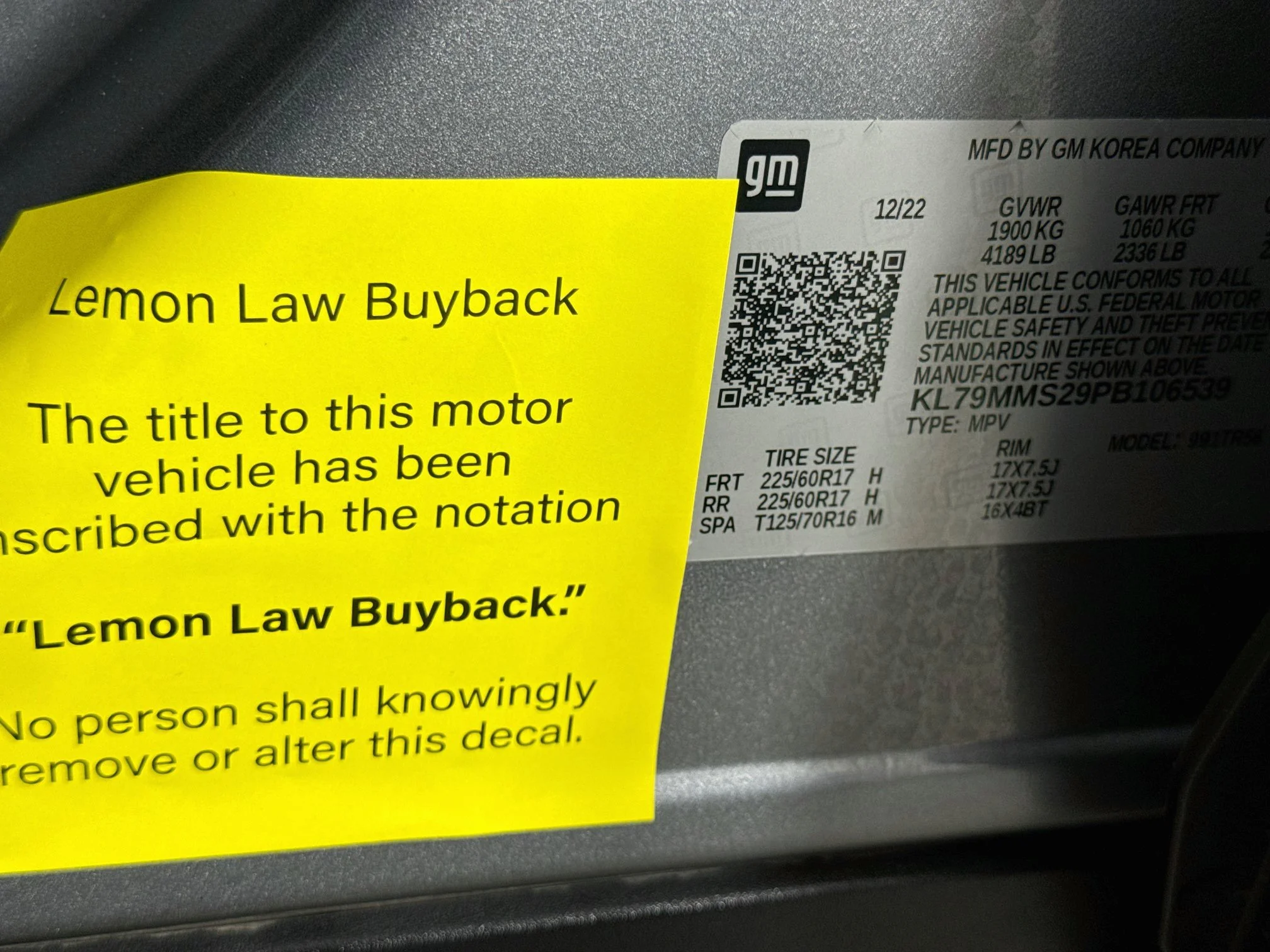 Used 2023 STERLING GRAY METALLIC Chevrolet LS image 32