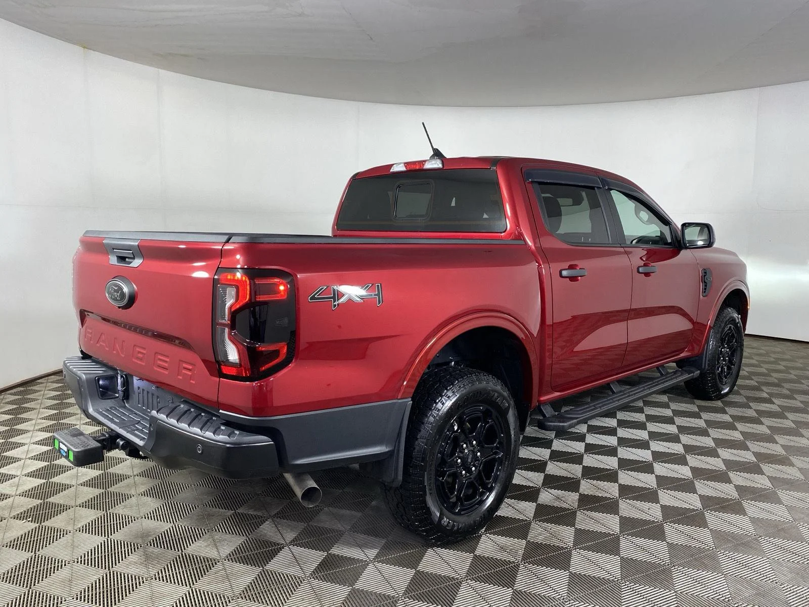 Used 2025 Ruby Red Metallic Tinted Clearcoat Ford XLT image 7