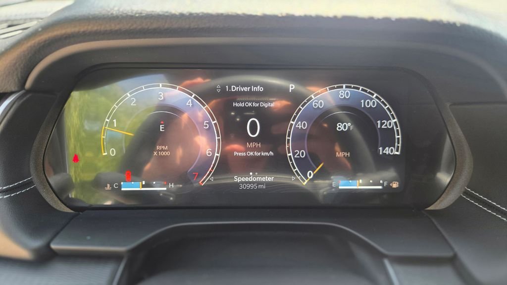 Used 2023 Silver Jeep Altitude image 16