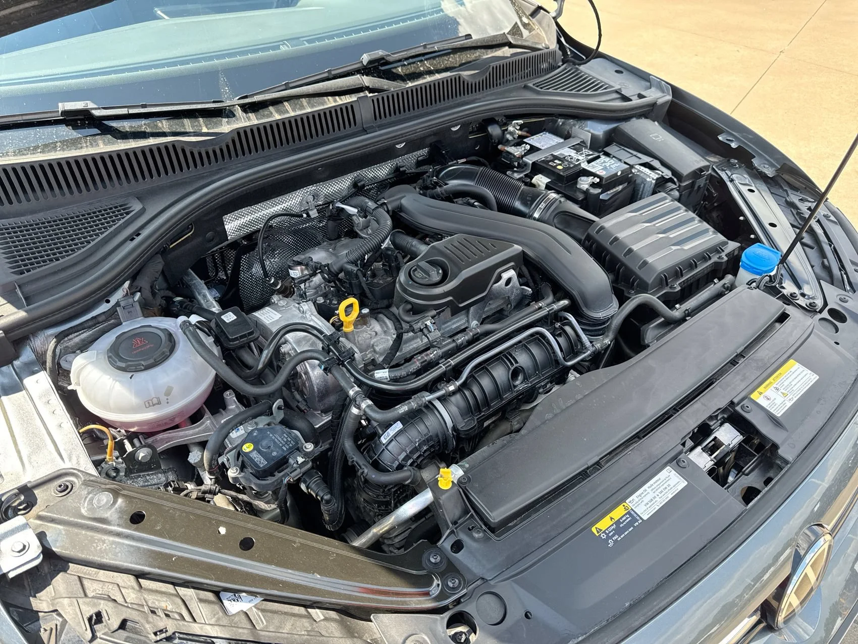 Used 2025 Gray Volkswagen SE image 24
