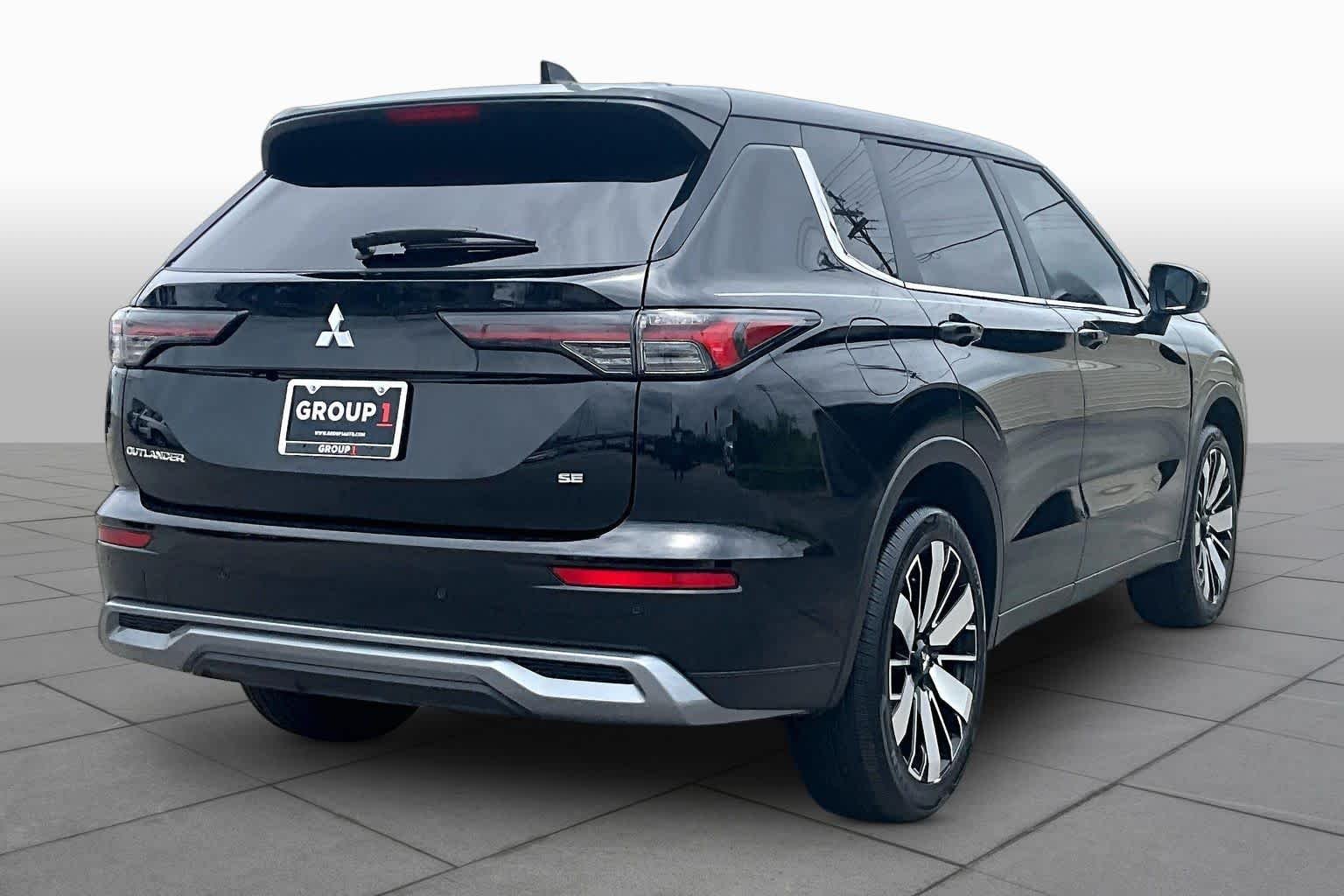 Used 2026 Black Diamond Mitsubishi SE image 13