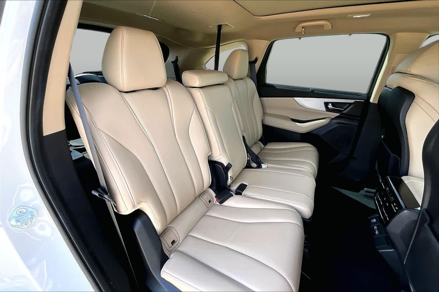 Used 2024 Platinum White Pearl Acura w/Technology Package image 20