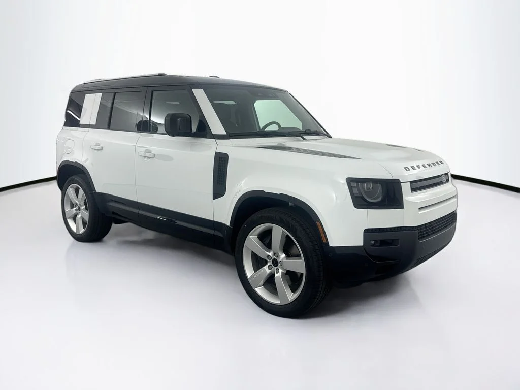 New 2026 Fuji White Land Rover X-Dynamic SE image 3