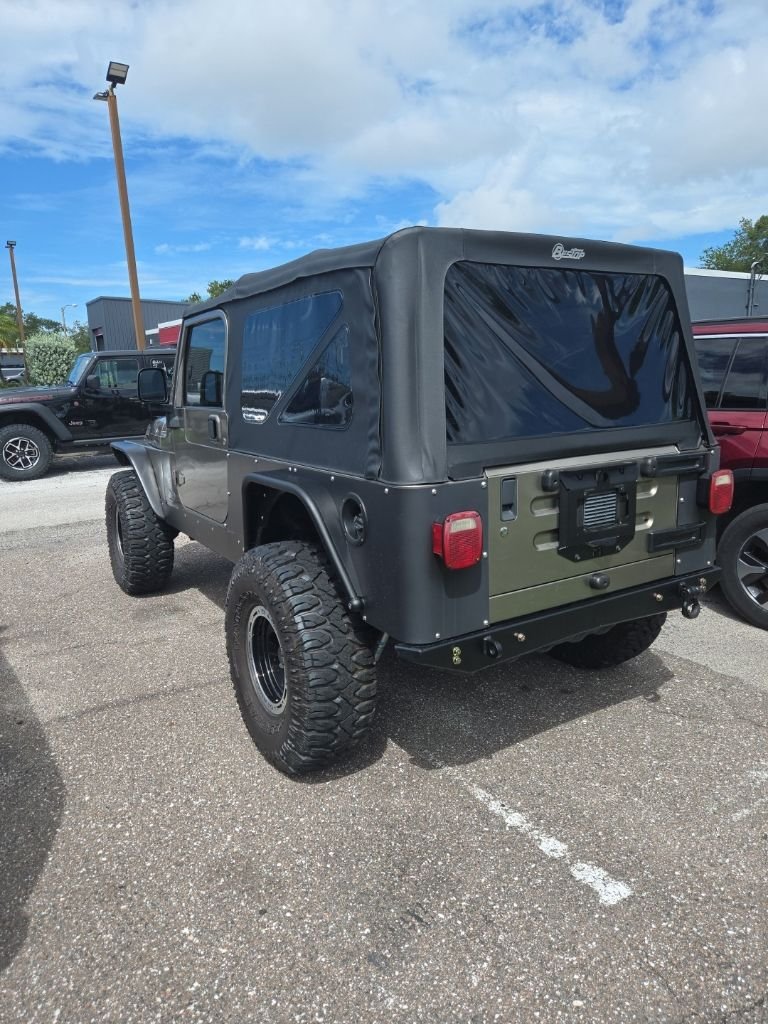 Used 2004 Beige Jeep Unlimited image 4